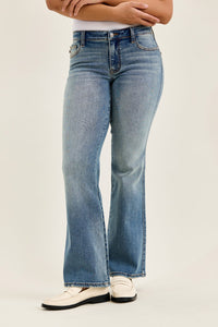 Judy Blue Daisy Bootcut Jeans – Medium Wash