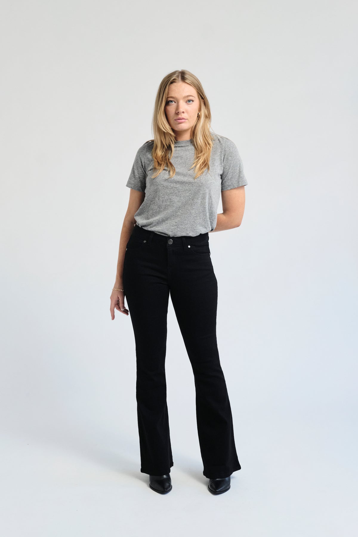 1822 Tall Black Mid-Rise Flare Jeans – 33" Inseam