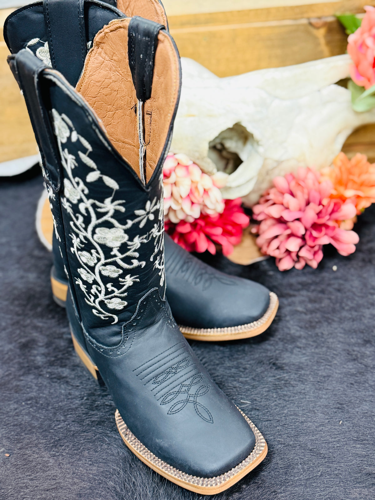 Tanner Mark Embroidered Boot