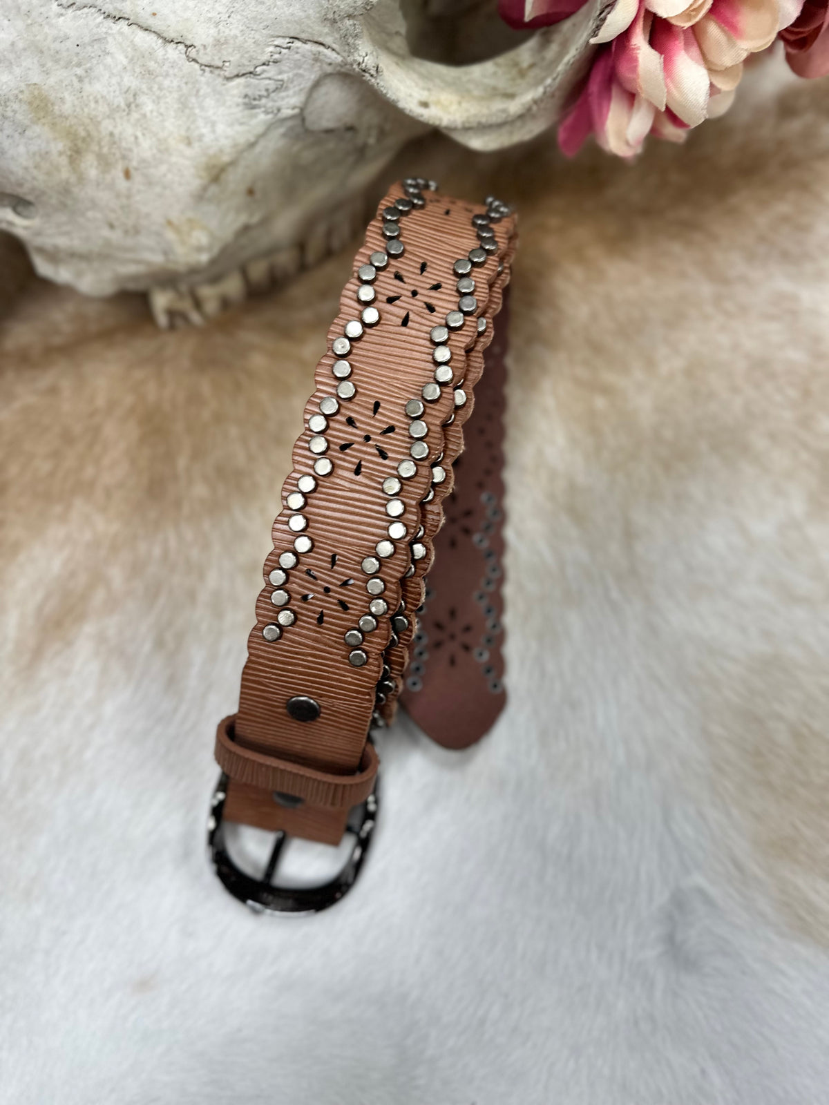 Scalloped Stud Western Belt
